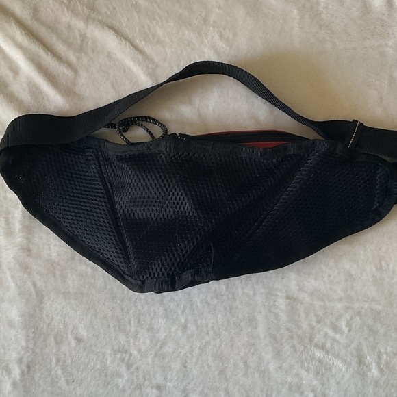 Tracker  crossbody bag fanny pack hydration - Picture 3 of 4